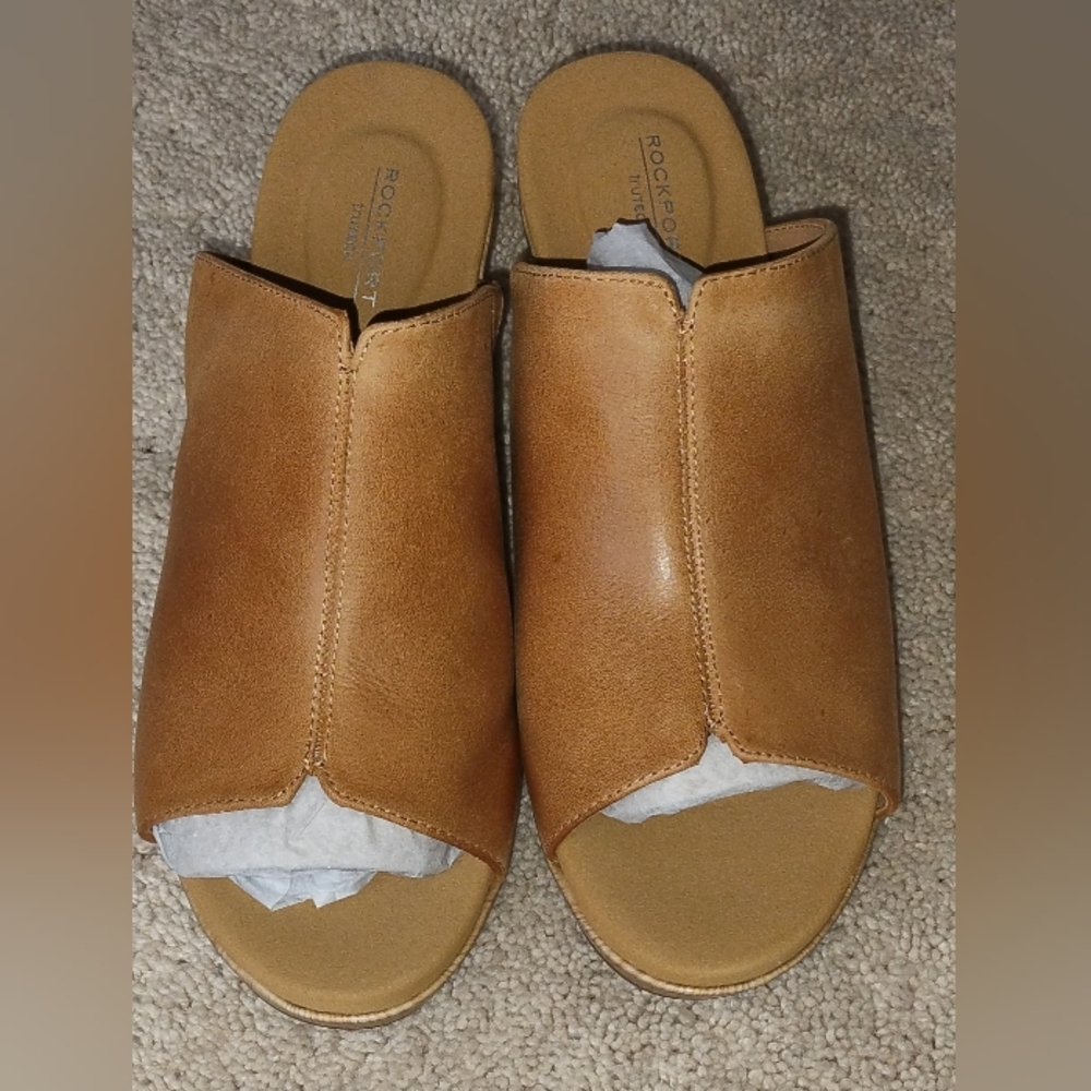 Rockport Vivianne Platform Sandals size 11M. New With Box.